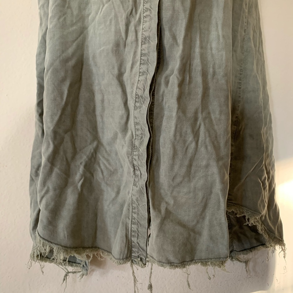 Cloth and Stone Button Back Front Sleeveless Tank - Picture 5 of 13